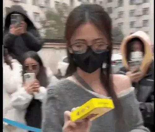 娱乐爆料吃瓜吐槽,揭秘明星幕后故事，笑谈八卦趣闻